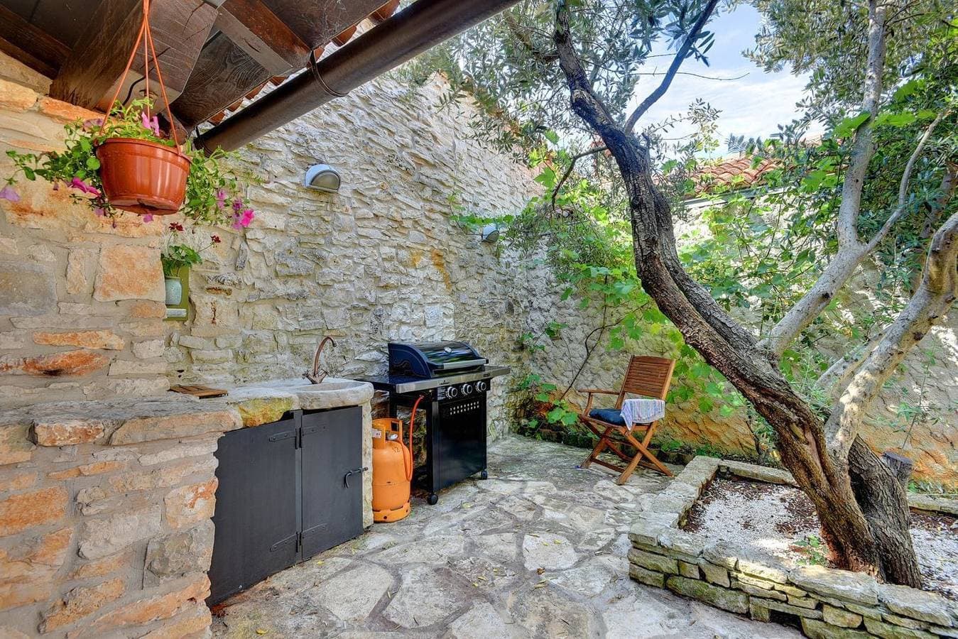 Foto 5 von 20: Steinhaus mit privatem und großem Pool, WLAN, BBQ