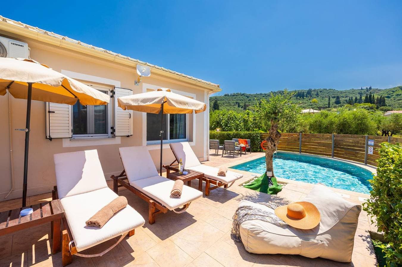 Foto 4 von 28: Villa für 4 Personen mit Terrasse