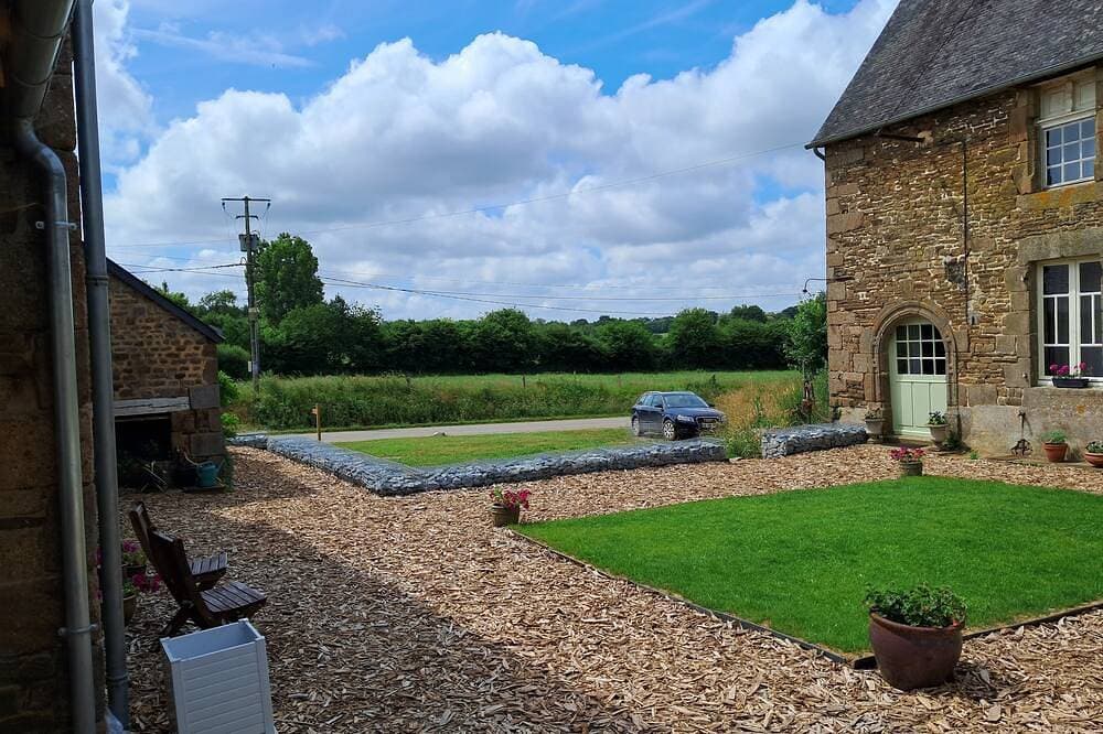 Foto 13 von 30: Take a break and unwind at this well appointed and peaceful oasis.