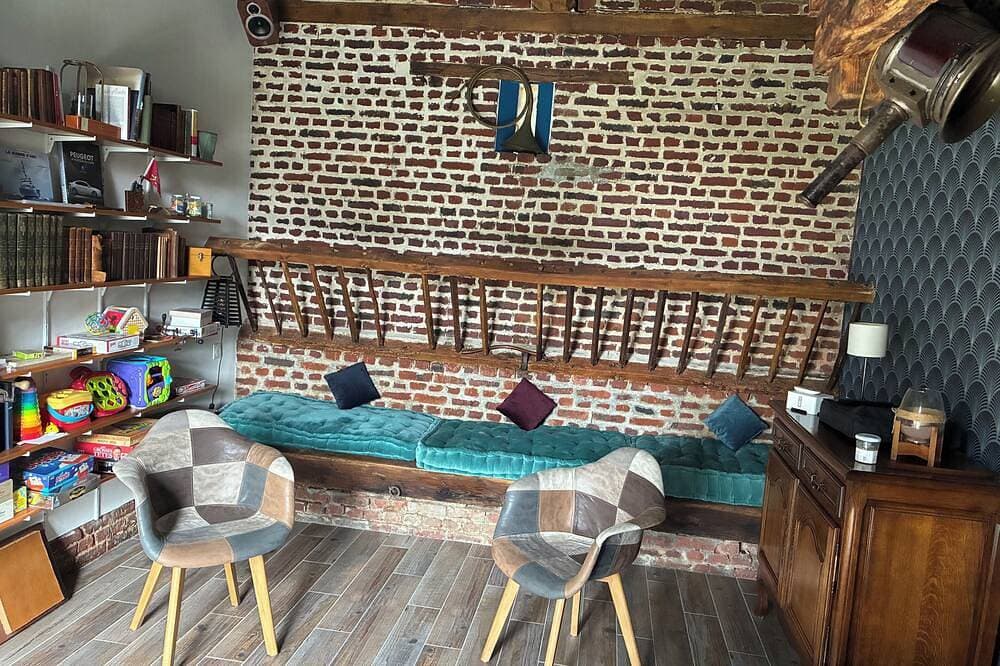 Foto 13 von 26: Renovated Old Norman Stable