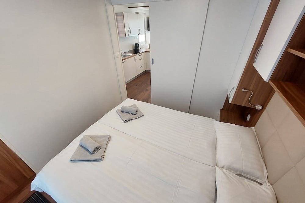 Foto 4 von 28: Oliva House Boat - Unique Experience near Beaches, Amenities, Fun and History