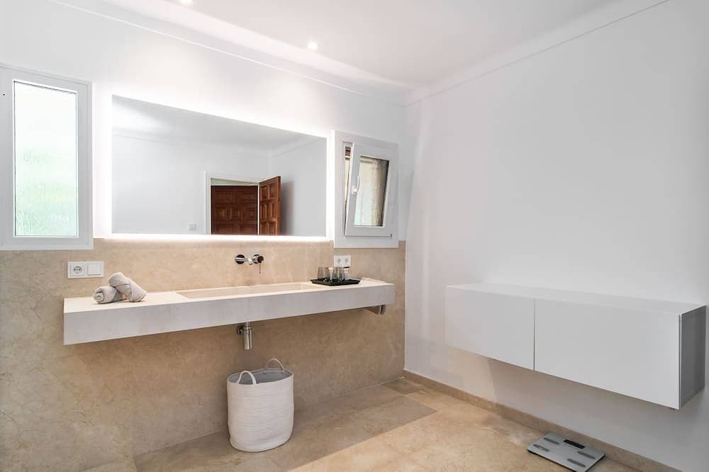 Foto 5 von 30: Luxury Hideaway mit 100m² Pool in grüner Oase (Sommer und Winter)