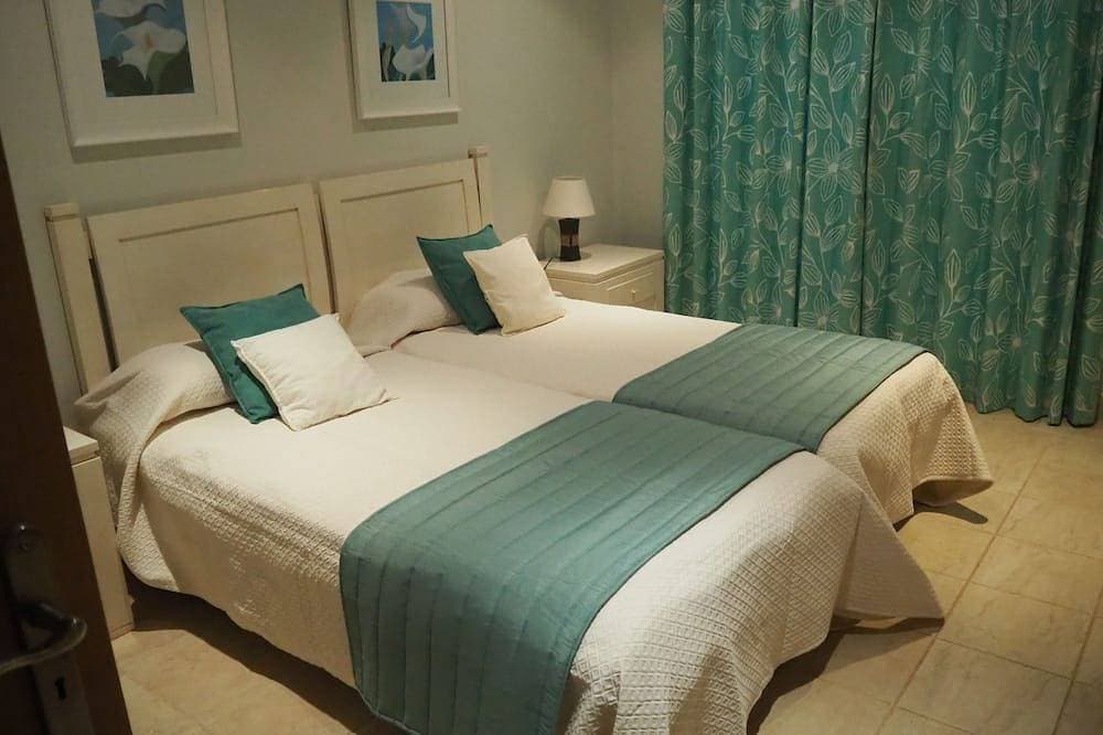 Foto 4 von 30: Atemberaubende 3 Schlafzimmer Reihenhaus, nahe dem Pool, in der Ansicht, Salema