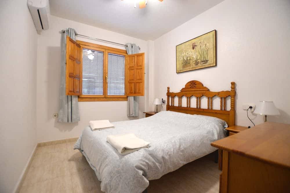 Foto 2 von 21: 3 Schlafzimmer Haus mit Pool in Torre de La Horadada. Klimaanlage, WiFi & Netflix