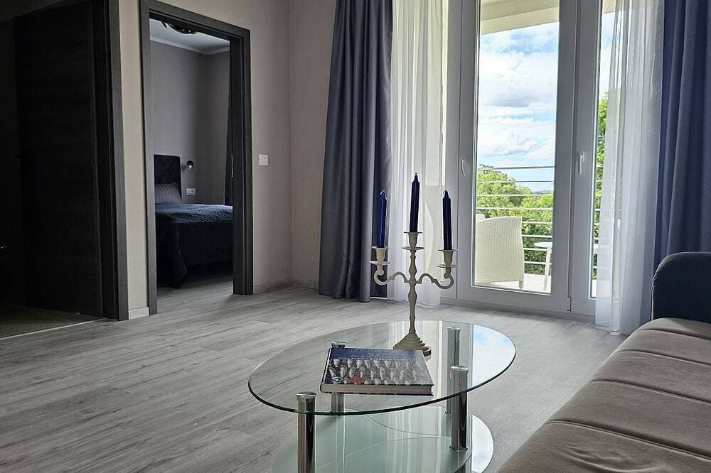Foto 2 von 23: Hundefreundliches Luxusapartment mit Pool, Babybett, Parkplatz, WiFi