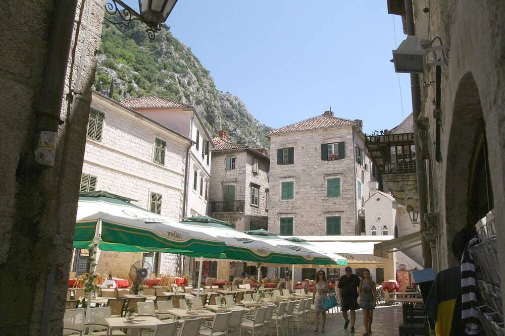 Foto 11 von 24: Charakter gut ausgestattet (rechts) Studio-Apartment im historischen Zentrum von Kotor
