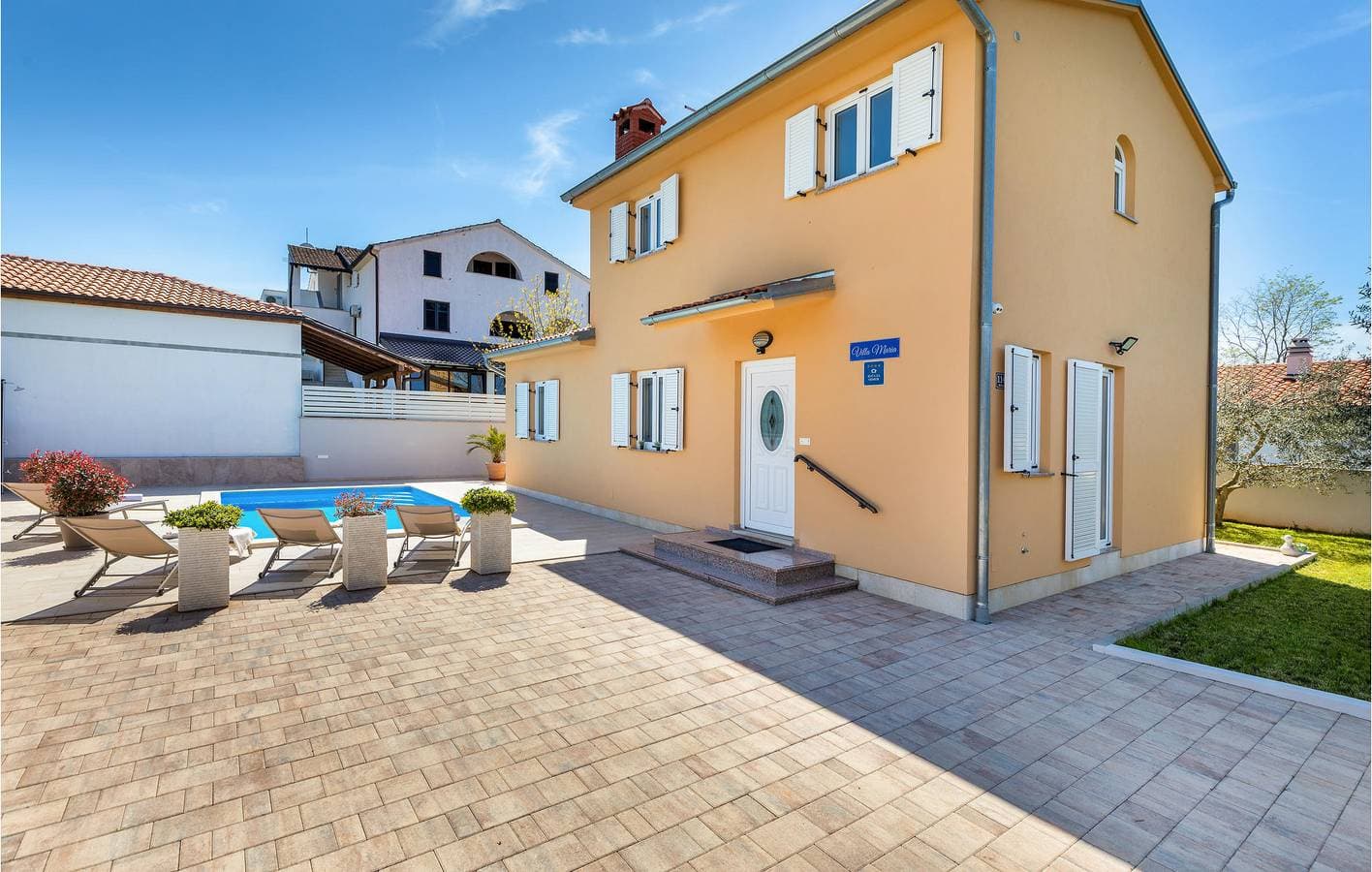 Charmante 2-Zimmer-Wohnung mit Pool und Terrasse, 900 m vom Stadtzentrum von Kadumi entfernt 1