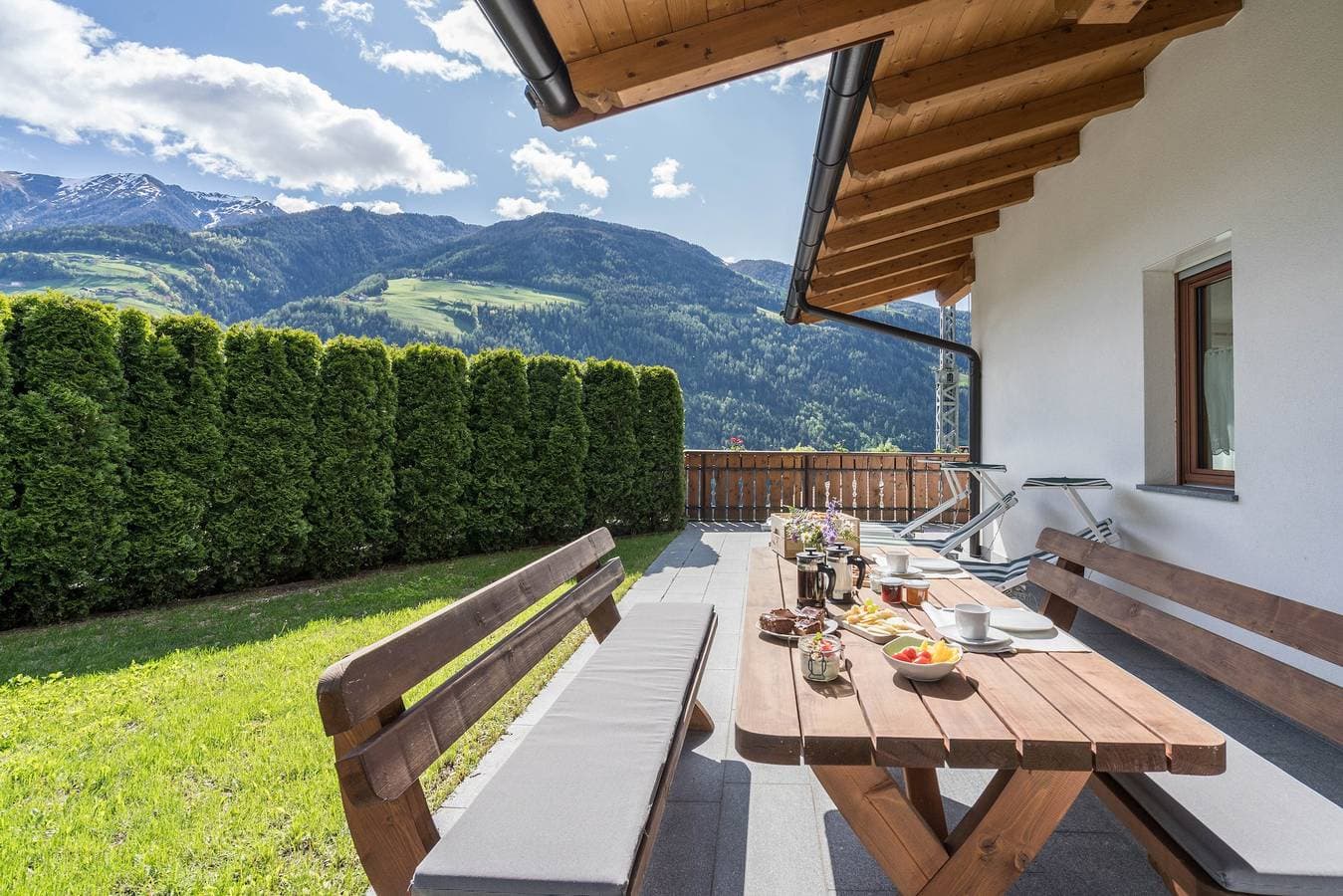 Foto 2 von 15: Ferienwohnung " Pfandlerhof Rot" mit Bergblick, WLAN, Balkon & Garten