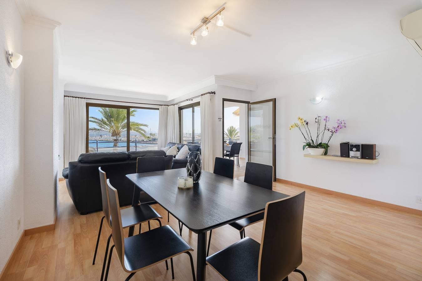 Foto 3 von 15: Ferienwohnung für 6 Personen mit Meerblick
