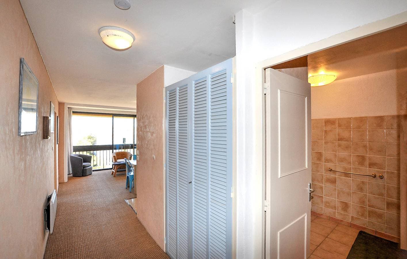 Foto 10 von 25: Appartement am Strand mit Parkplatz und Waschmaschine