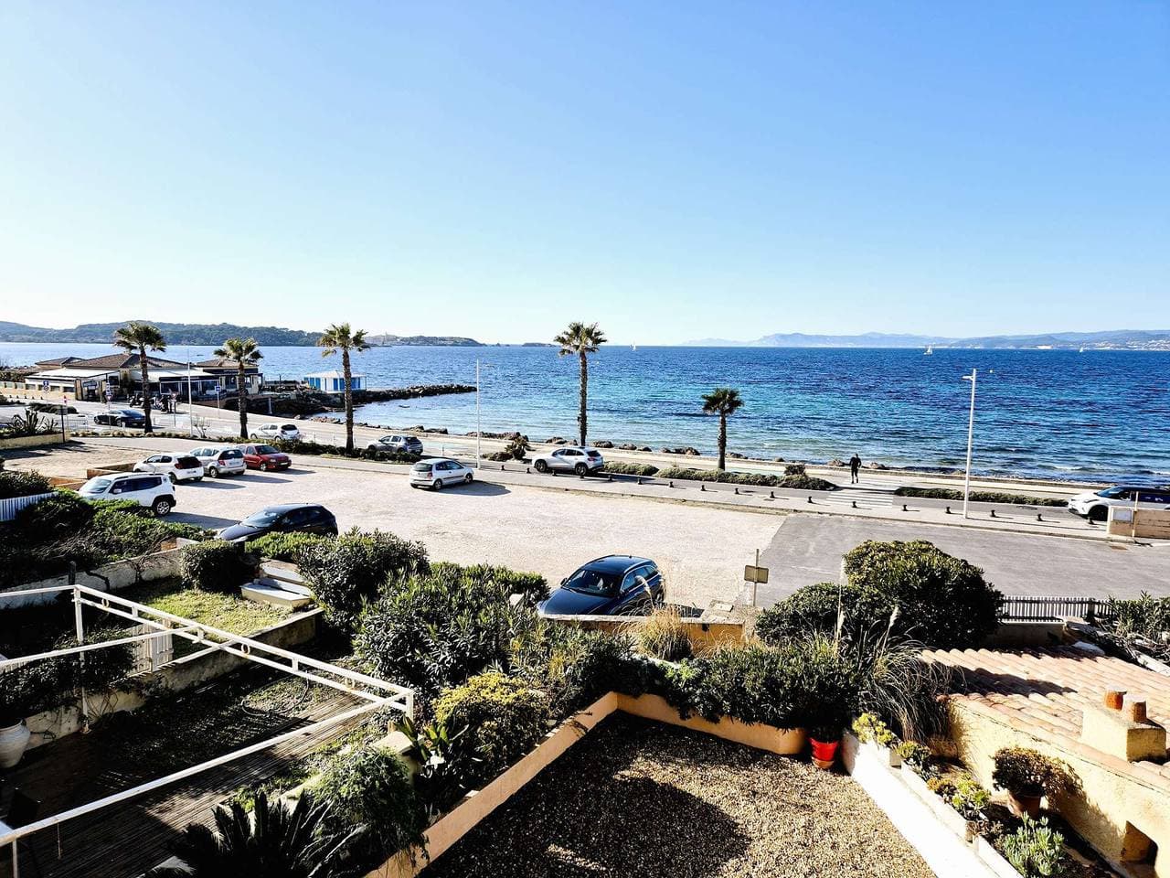 Foto 3 von 13: Voller Meerblick, 10 m vom Sandstrand entfernt, bei Brusc, Terrasse...