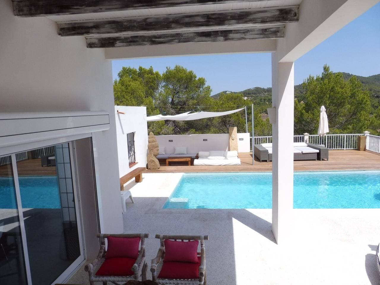 Foto 8 von 36: Villa in Cala Tarida mit Pool und Meerblick