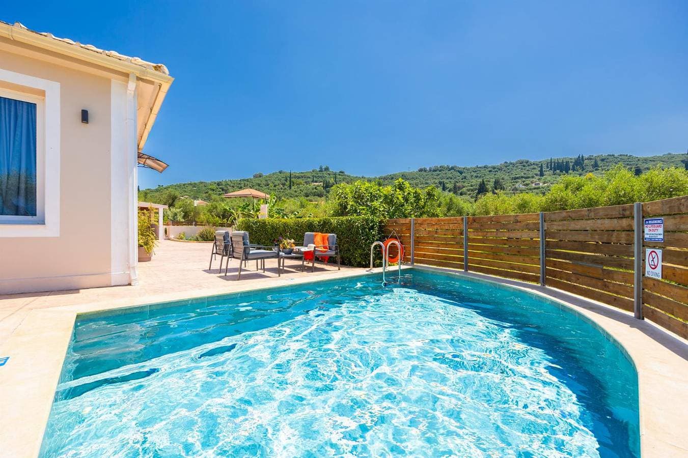 Foto 3 von 28: Villa für 4 Personen mit Terrasse