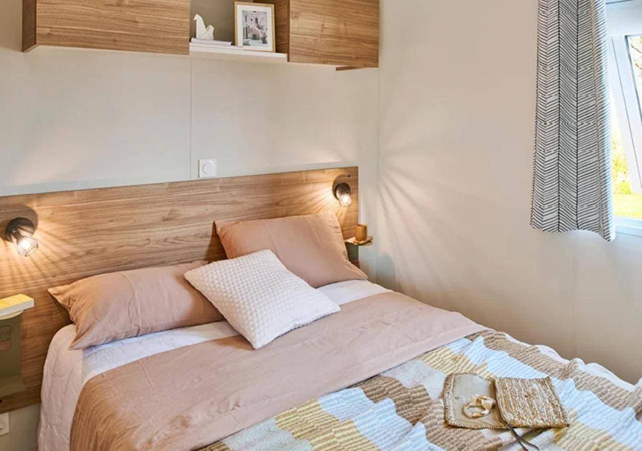 Foto 8 von 9: Aqua Mobile Home with Television, Air-Conditioning and Semi-Covered Terrace - 2 Bedrooms - 4/6 People