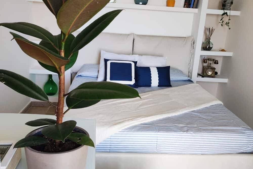 Foto 8 von 18: Romantic room facing the sea, relaxation is well-being on the Amalfi Coast.