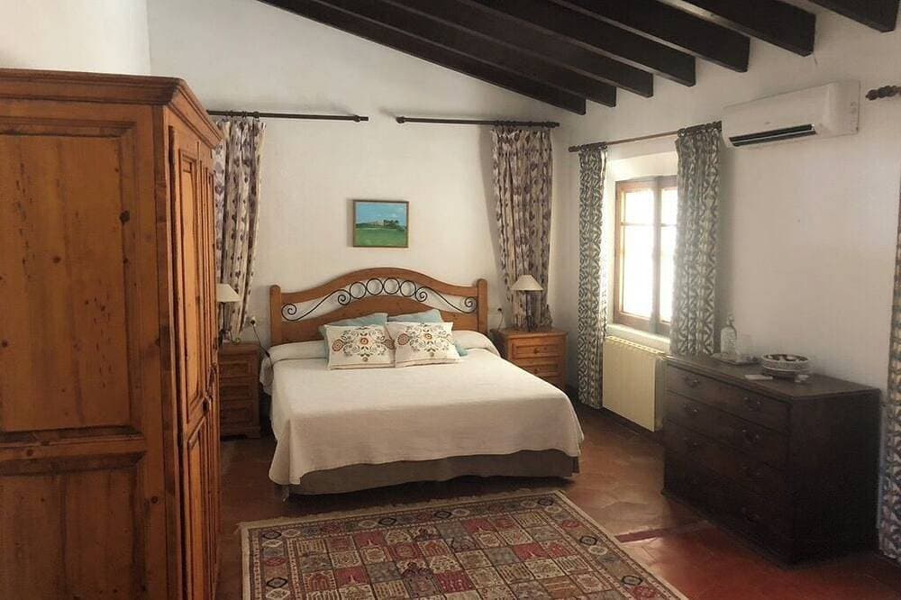 Foto 6 von 21: Exklusive Finca mit Swimmingpool und Tennisplatz, mit Bergblick