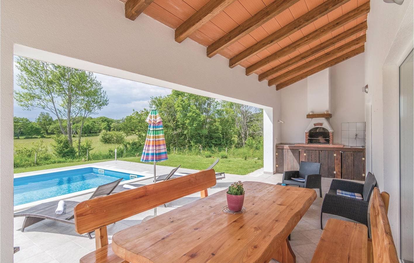 Foto 6 von 35: Moderne 2-Zimmer-Wohnung mit Terrasse, Parkplatz und WLAN in der Nähe des Stadtzentrums
