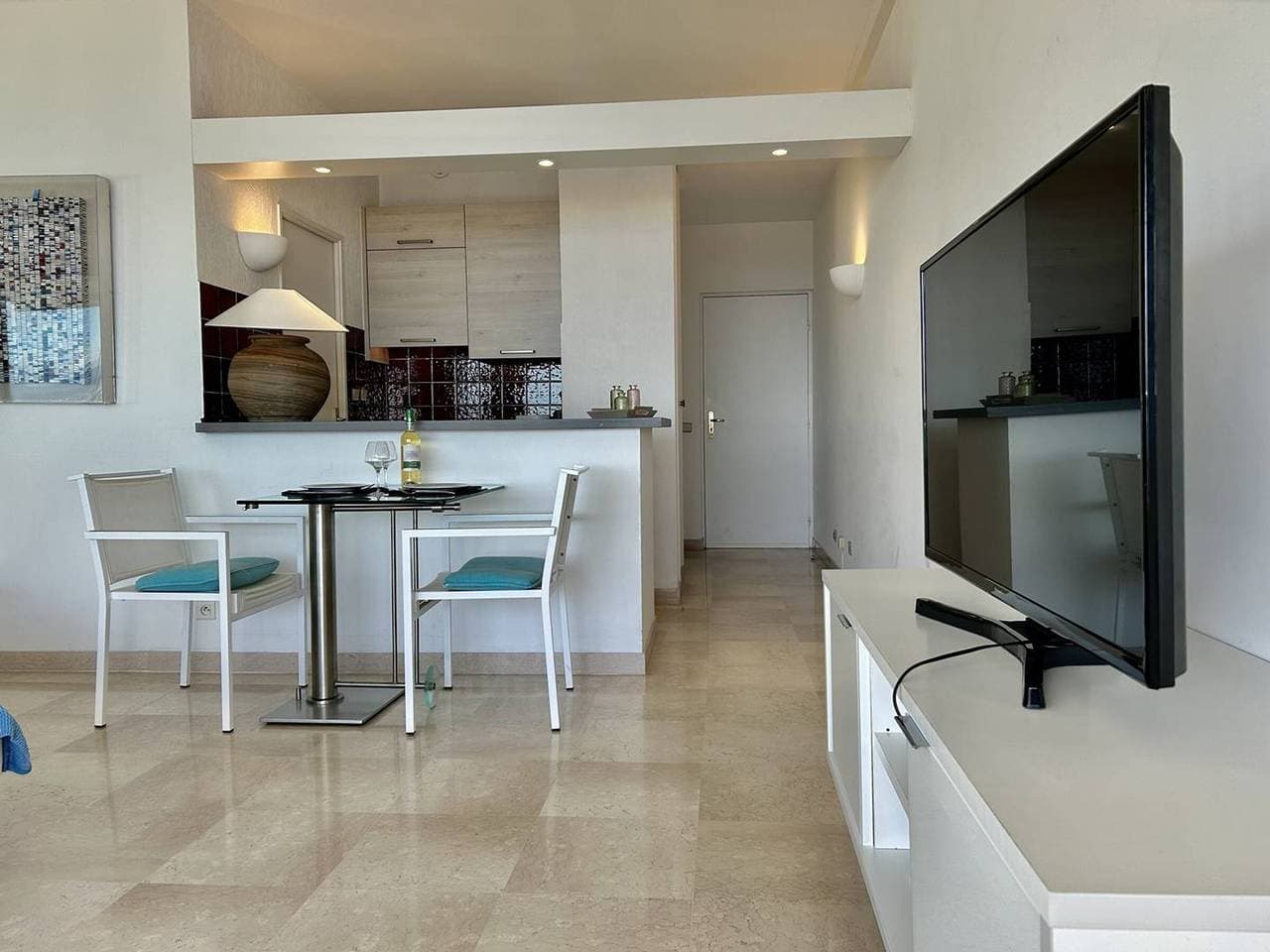 Foto 2 von 13: Zeitgemäße 2-Zimmer-Wohnung – Strand von Villeneuve-Loubet