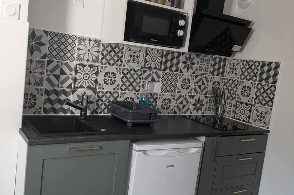 Entire apartment - Angers, France 1