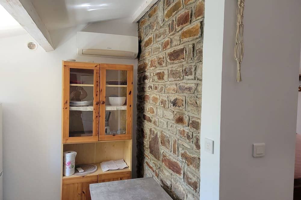 Foto 11 von 14: Apartment in villa on shady plot, near Bastia town center, parking.