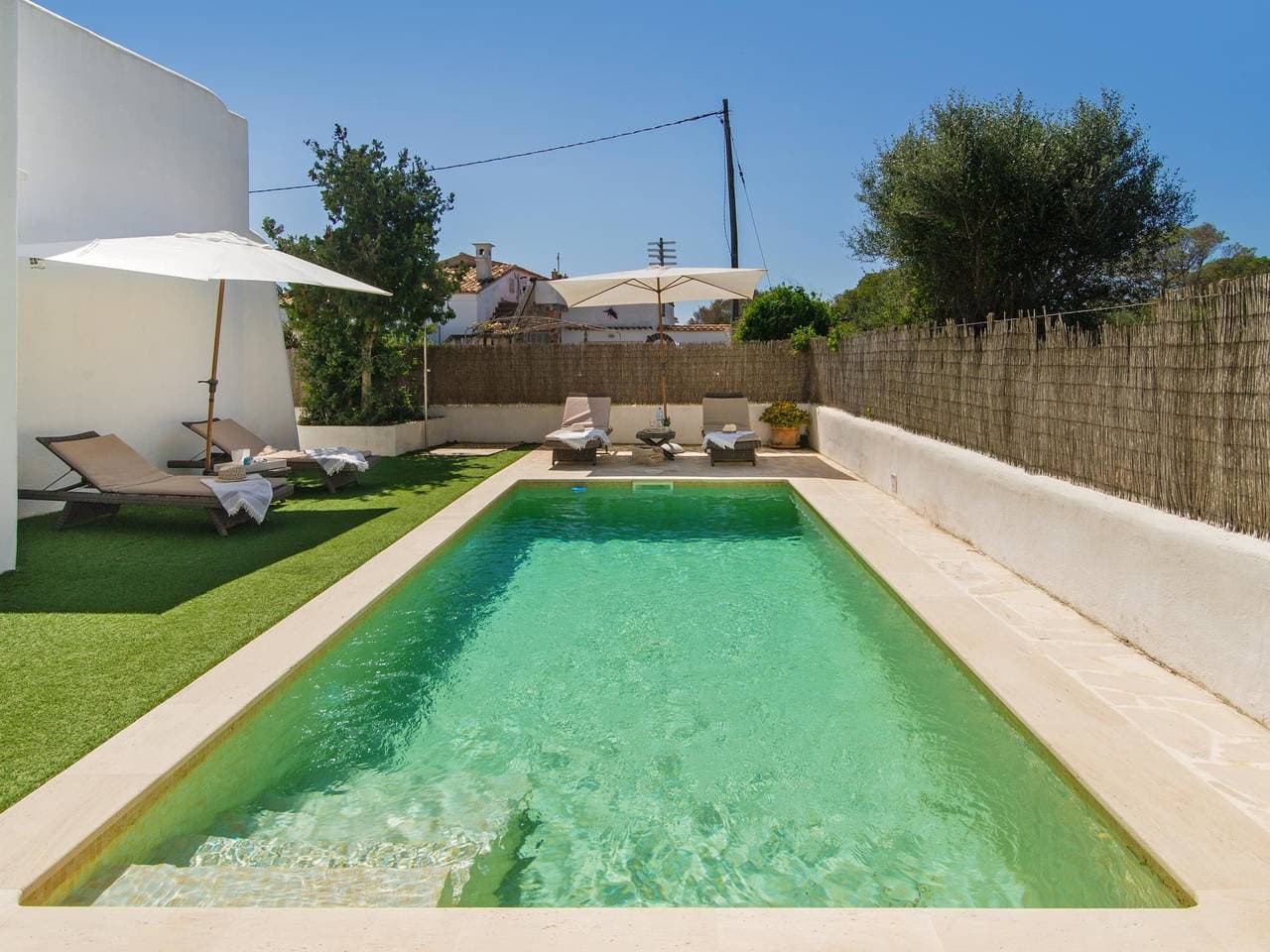 Foto 4 von 45: Ein hübsches Chalet im Ibicenco-Stil für bis zu 5 Erwachsene und 1 Kind mit Pool