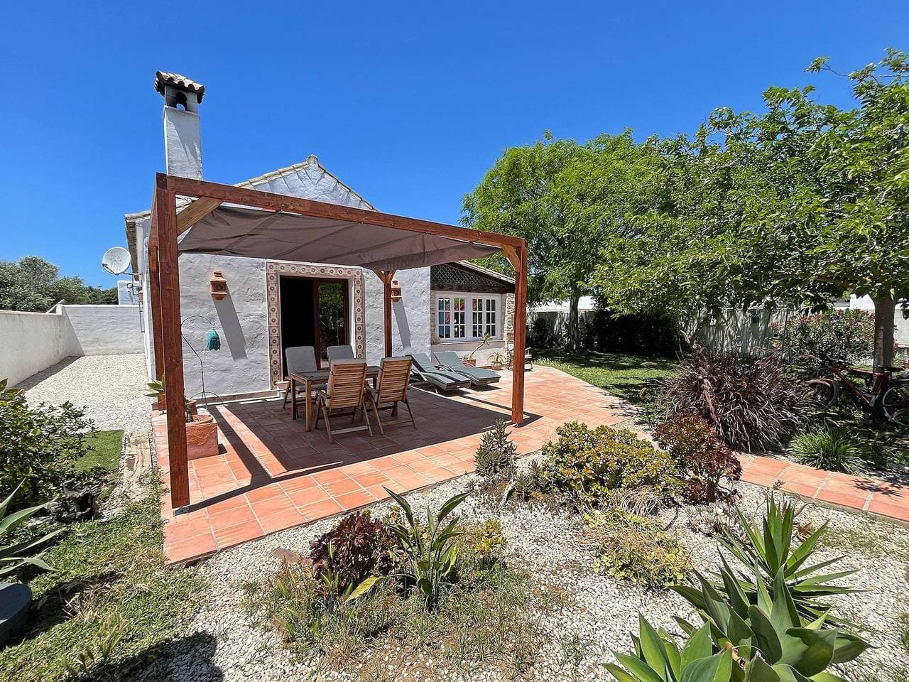 Foto 4 von 32: Freistehendes Ferienhaus mit grossem Garten und schönem Interieur