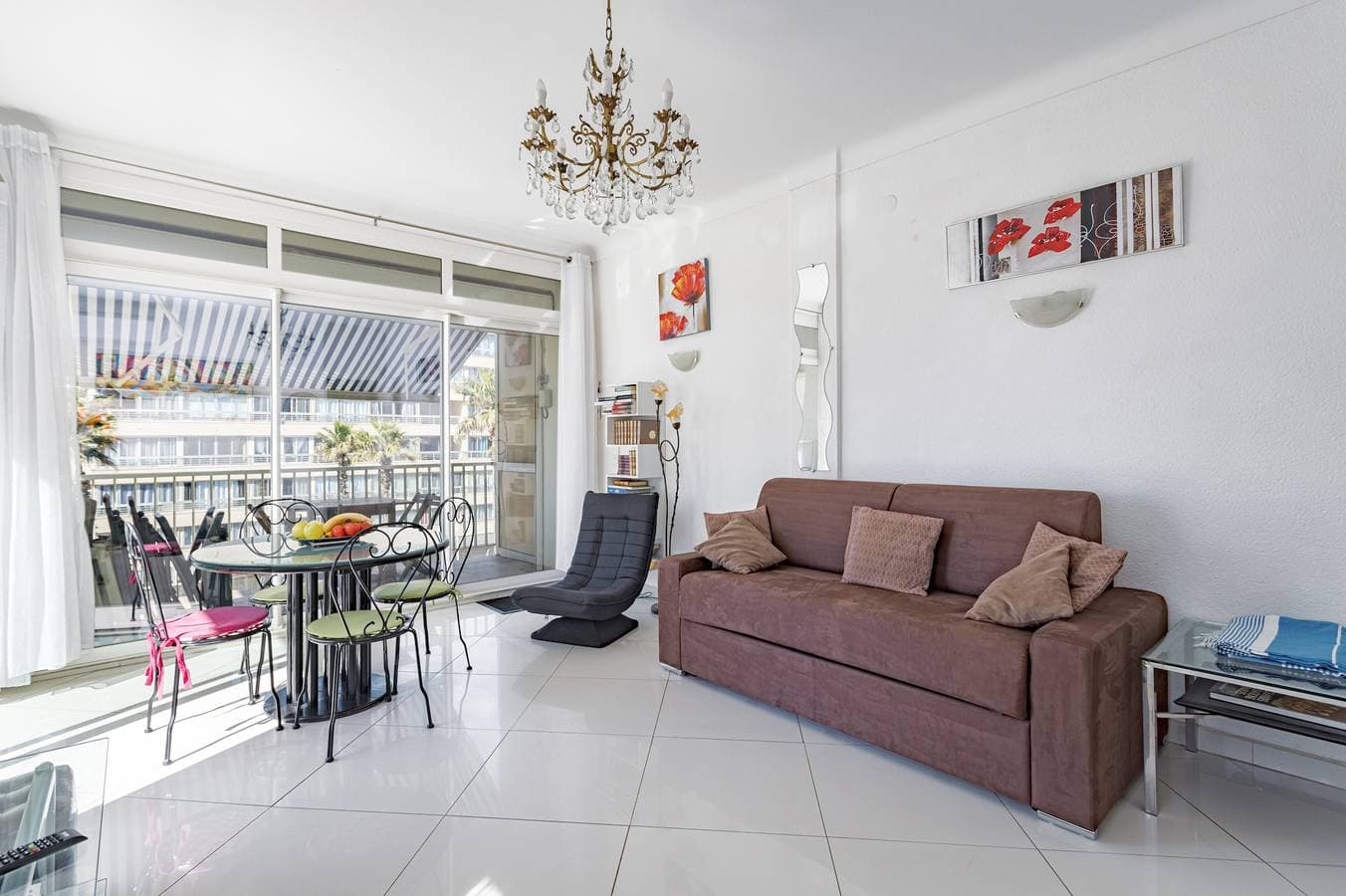 Foto 4 von 27: Top-Lage, traumhafter Meerblick: Komfortable 2-Zimmer-Wohnung mit Terrasse im Zentrum