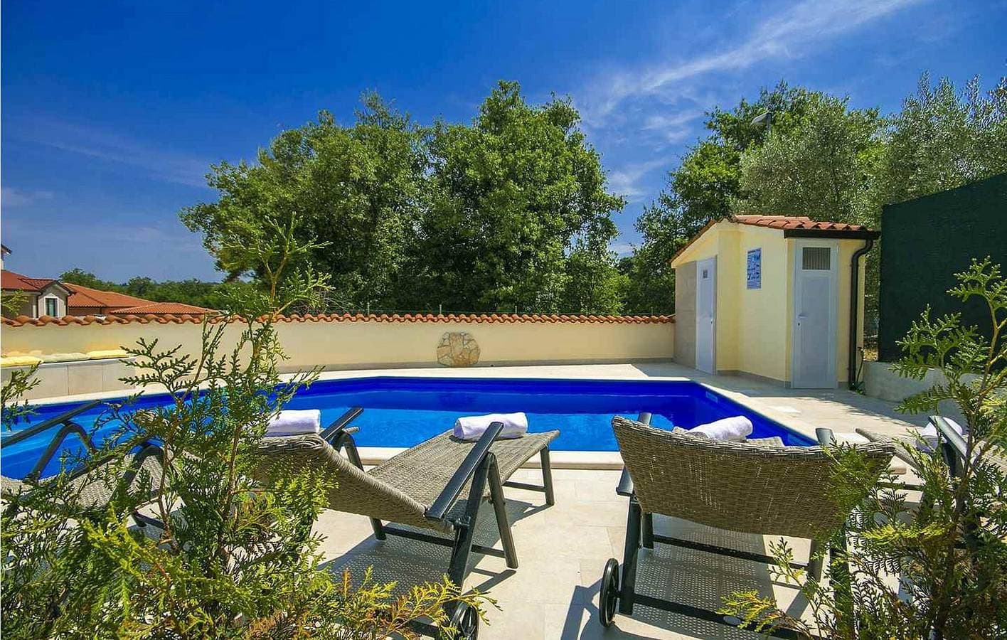 Foto 5 von 29: Gemütliche 2-Zimmer-Wohnung mit Pool und Terrasse in der Nähe des Stadtzentrums