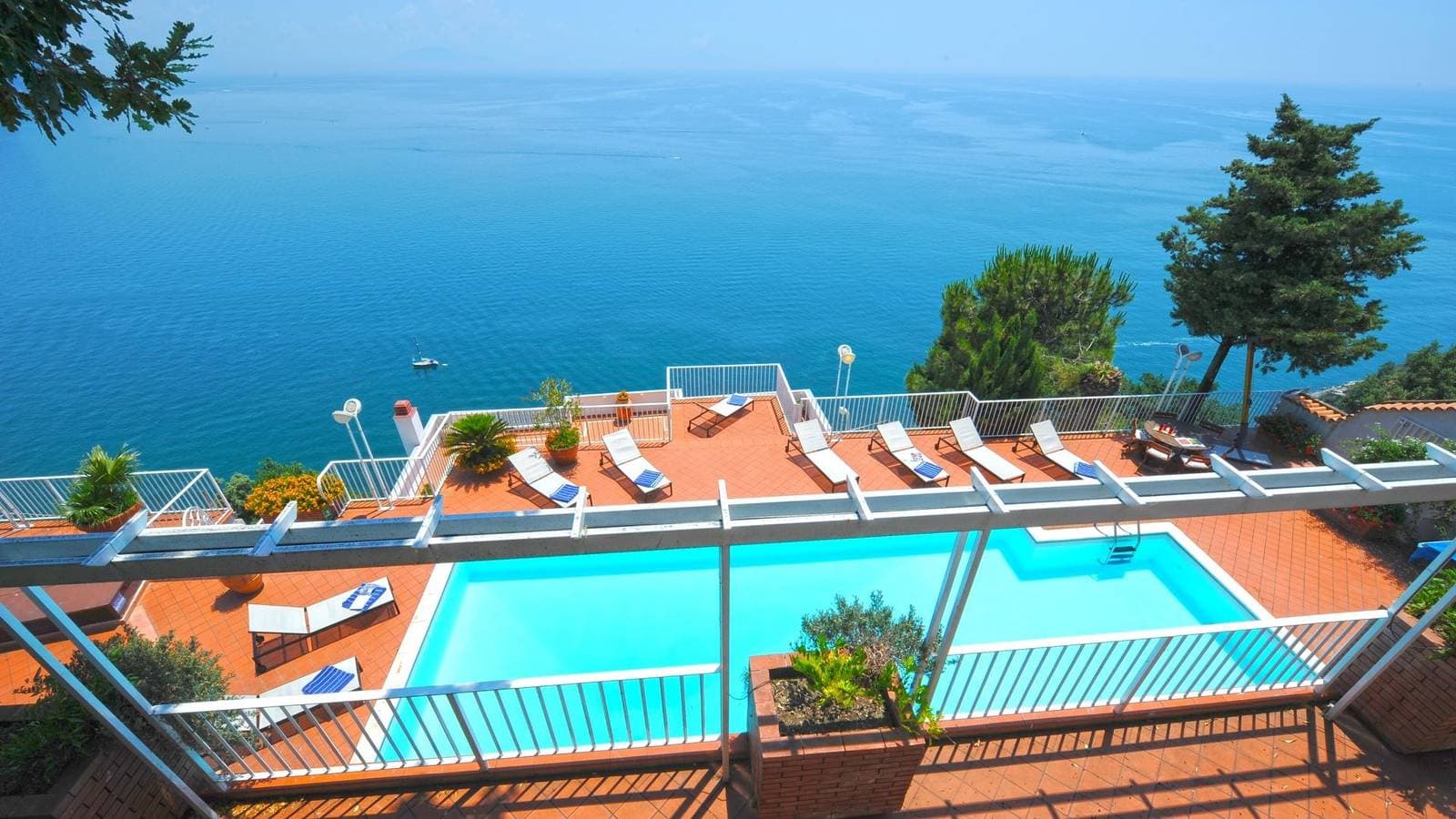Foto 3 von 57: Villa für 8 Personen mit Garten