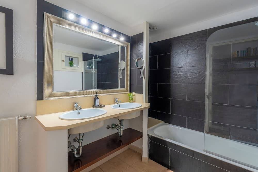 Foto 9 von 24: Villa mit Pool 2,5 km. vom Meer aus Sehr ruhige Gegend. Wifi