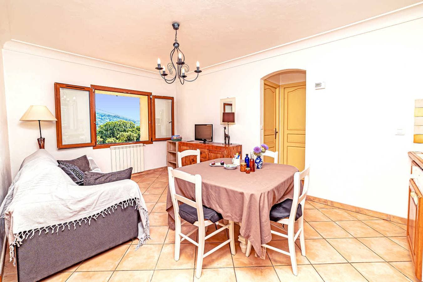 Foto 2 von 17: Ferienwohnung für 6 Personen mit Garten