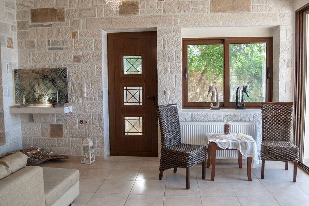 Foto 5 von 15: Das Beachfront Apartment ist Teil des Villa Omega-Komplexes am Lygaria Beach.