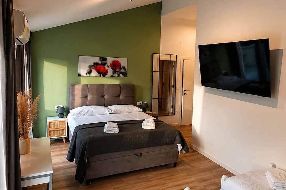 Foto 2 von 30: Bjonda Big Family Apt • 3Br • 2 Balconies + Private Parking