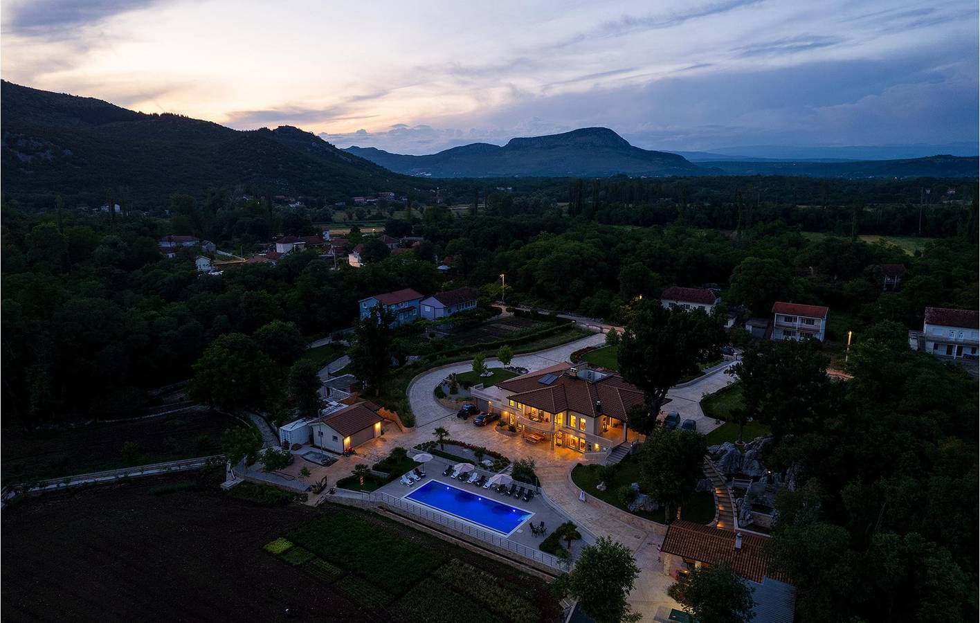 Foto 10 von 61: Ferienhaus für 12 Personen mit Garten