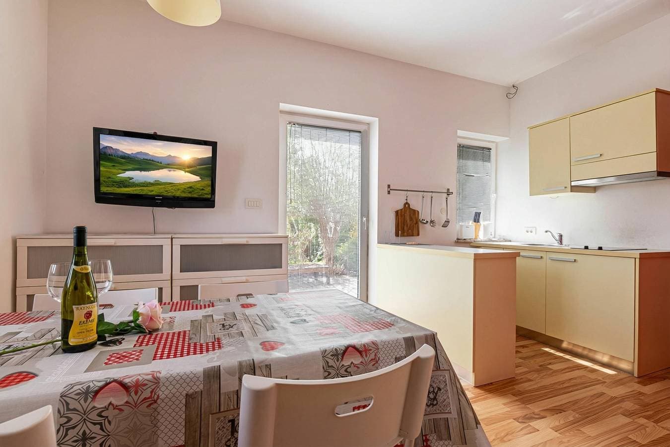 Lavrič Garden Apartment 2 at Lake Bloke 1