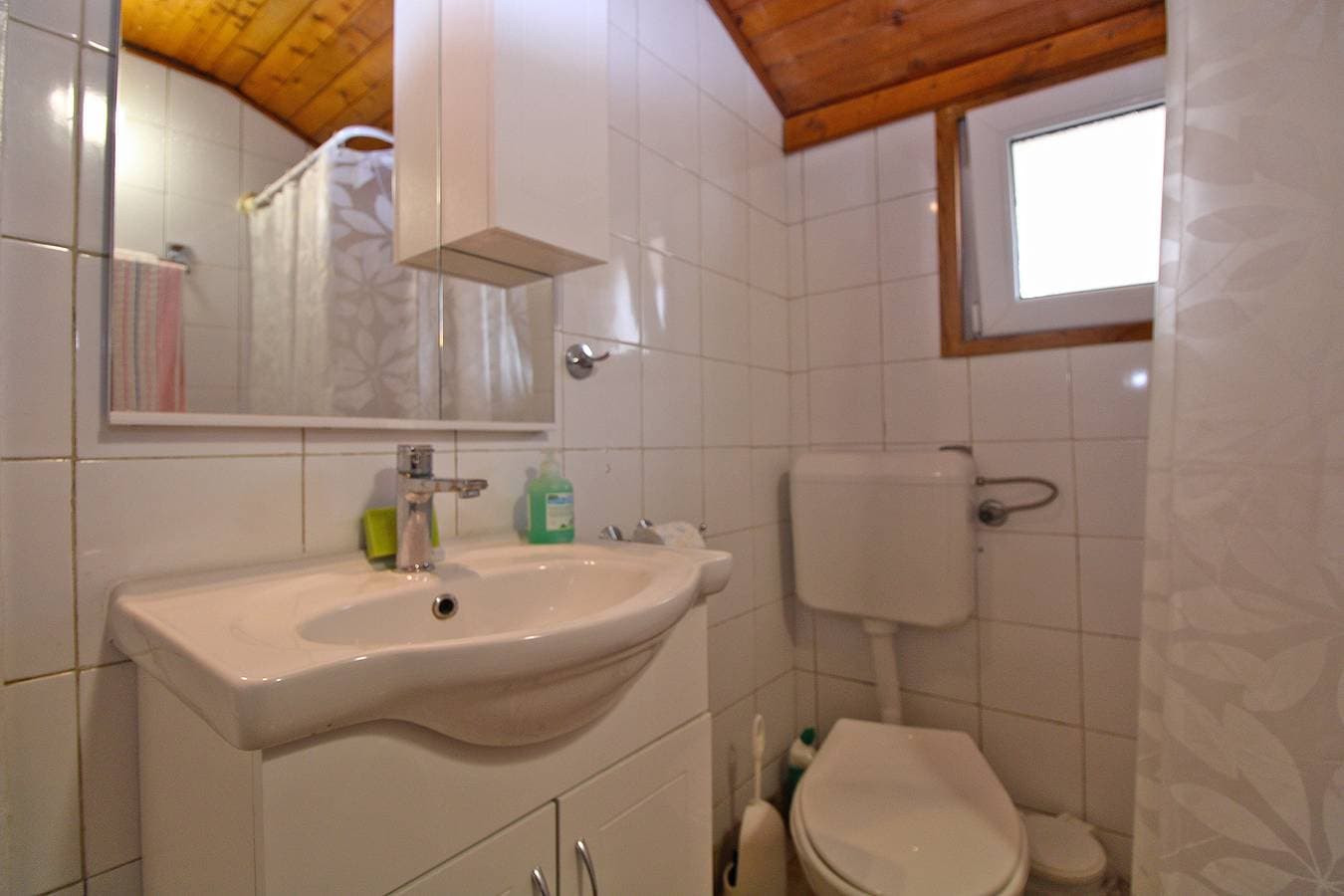 Foto 12 von 17: Ferienwohnung für 4 Personen mit Terrasse