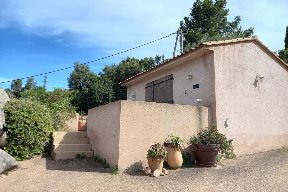 Foto 4 von 22: Mini villa studio cosy air-conditioned 21 m2 for 1 couple, swimming pool