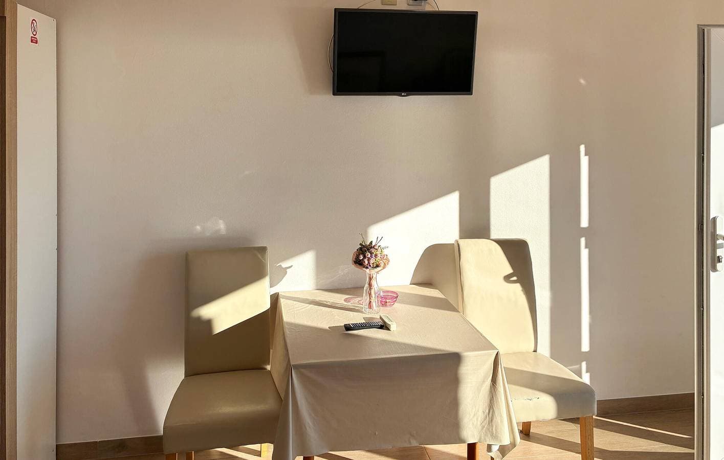 Foto 11 von 20: Ferienwohnung mit Meerblick, Pool und WLAN, 800 m vom Strand entfernt