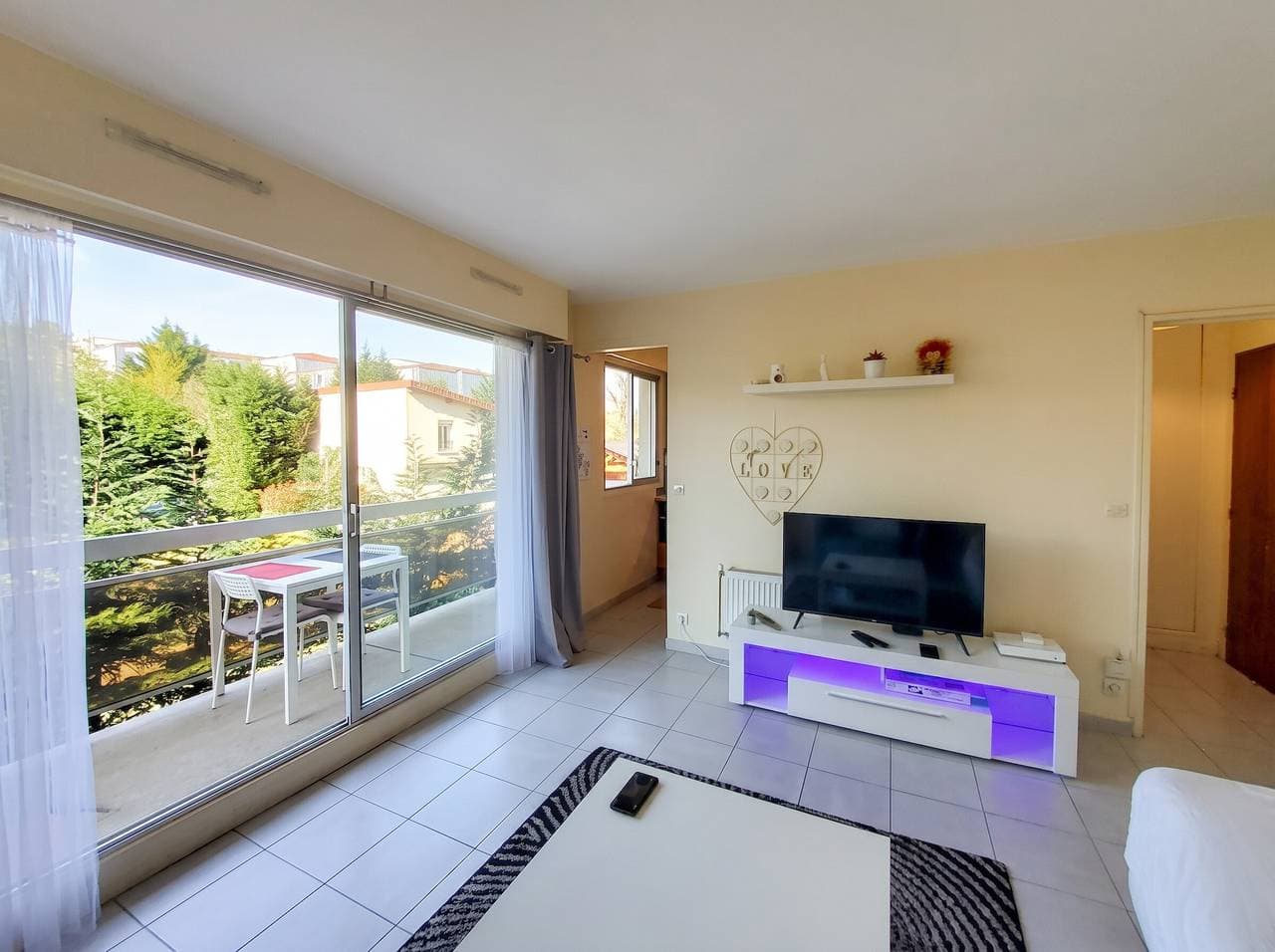 Foto 2 von 24: Moderne Wohnung in Les Pavillons-sous-Bois - 24 m² + Terrasse
