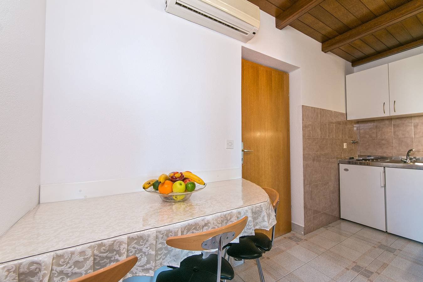 Foto 10 von 29: 2-Zimmer-Ferienwohnung mit Balkon und Meerblick Brela, Makarska A-2717-a