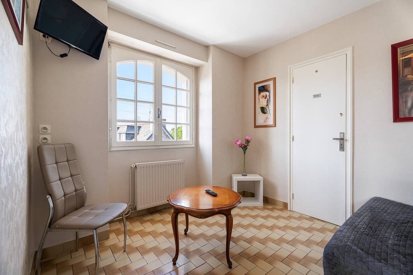 Foto 13 von 20: Bed and Breakfast 'La Mansardière - Zimmer 4' mit Gemeinschaftsgarten und WLAN