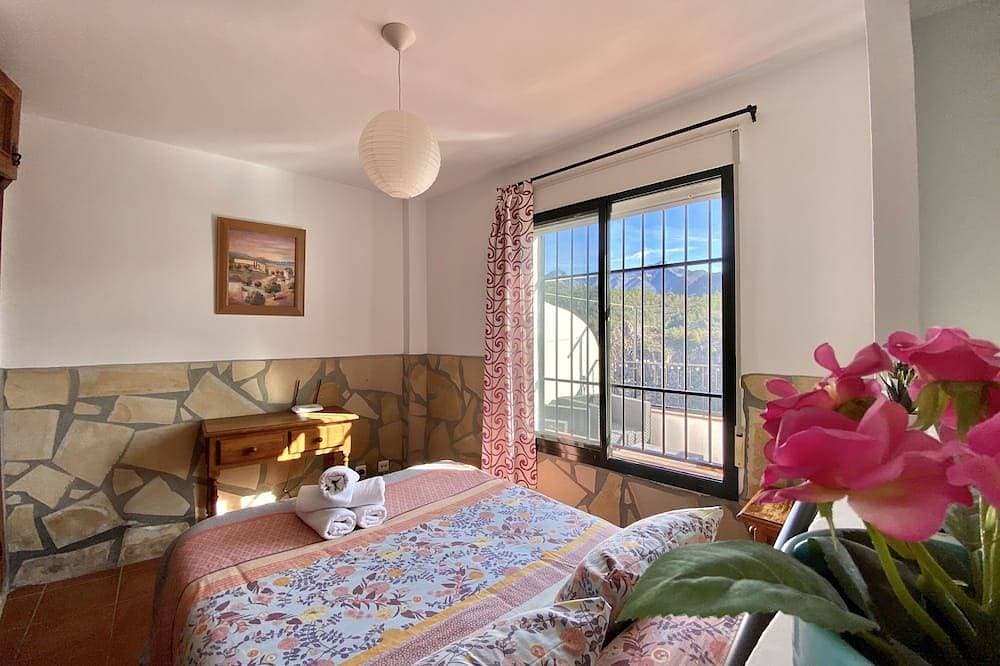 Foto 2 von 30: Geniessen Sie Die Sonne Und Den Herrlichen Blick Von Der Terrasse<br><br>Wohnung Axarquía 1-3