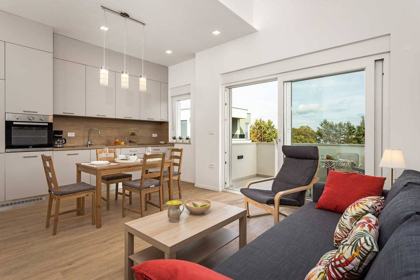 Lana Luxe - One Bedroom Apartment with Balcony 1