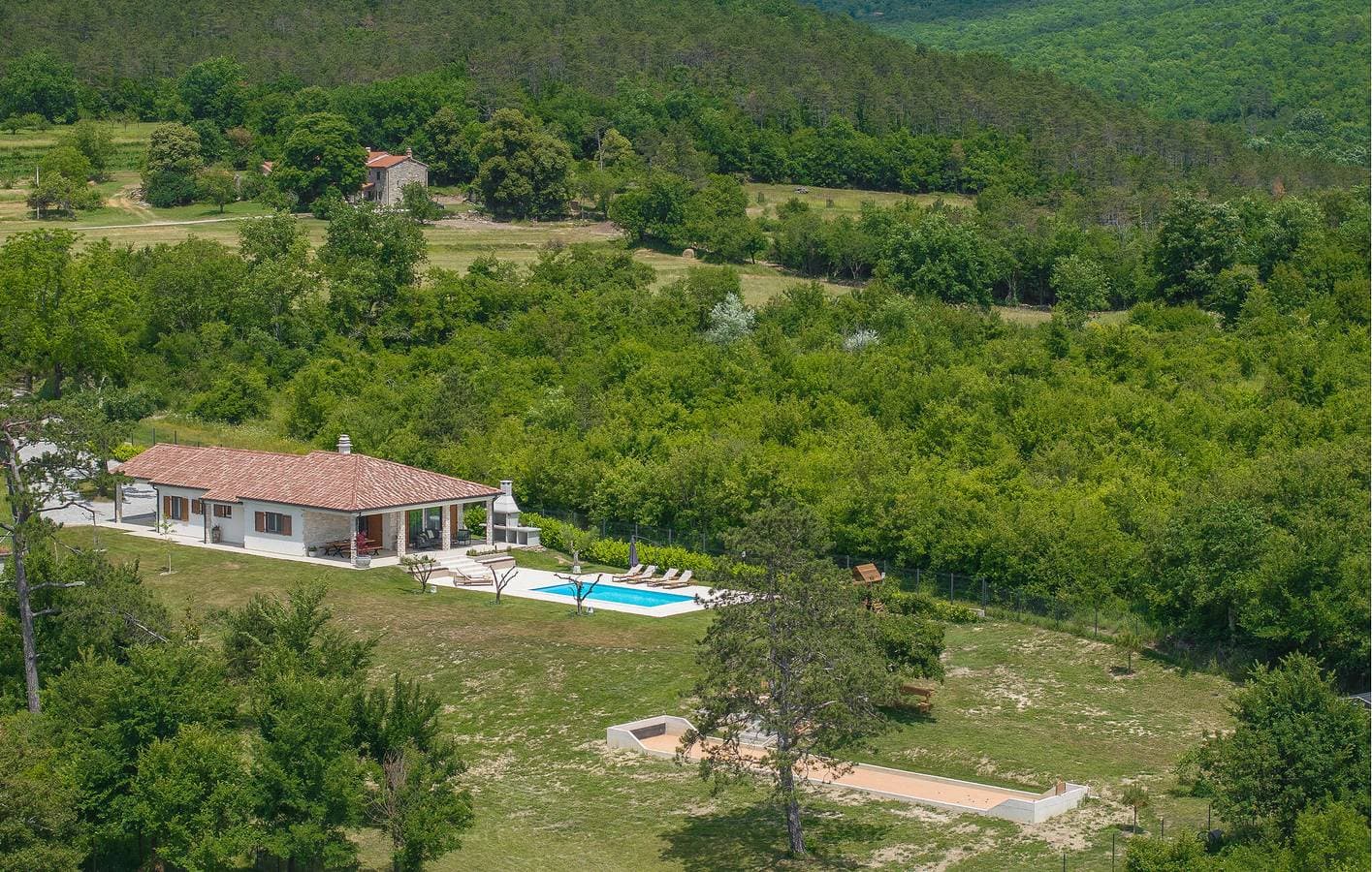 Foto 2 von 46: Reizend, 2 km von Buzet entfernt: Geräumige Ferienwohnung mit Pool und moderner Ausstattung
