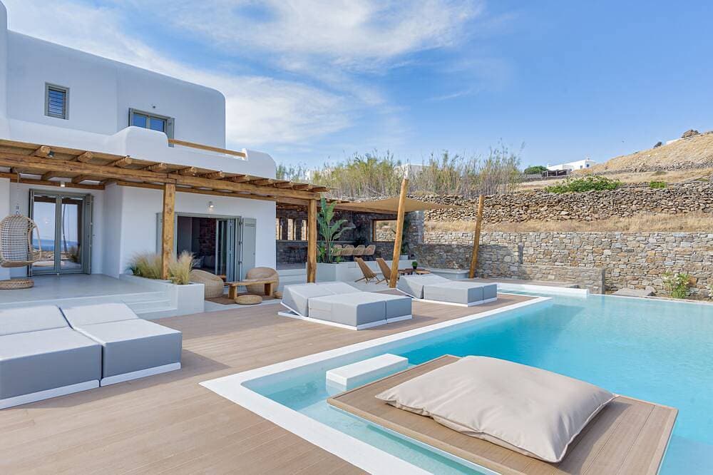 Foto 13 von 30: 4 Bedroom Villa in Kalafatis and just 800 m. away from the sea
