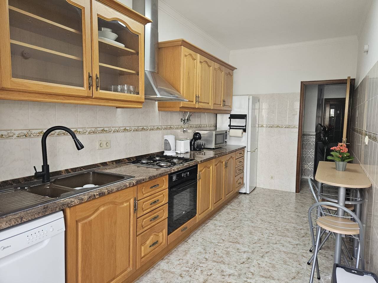 Foto 11 von 26: Light Spacious Almada Apartment