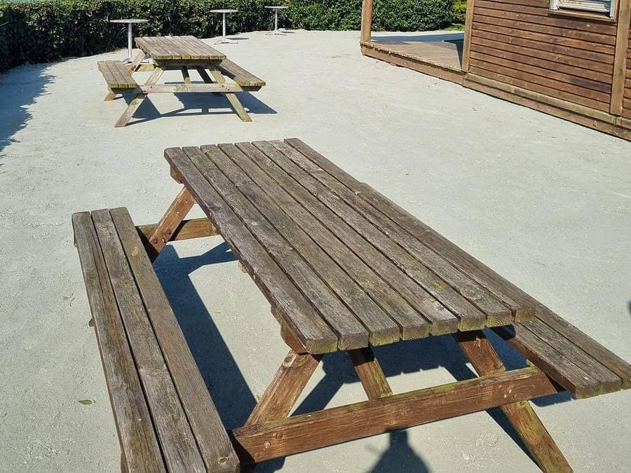 Foto 3 von 40: Camping Village de Reneville - Chalet 2 personen - Chalet Komfort - 20m² - 1 Zimmer
