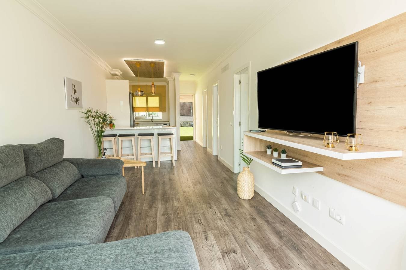 Foto 5 von 23: Ferienwohnung "Happy Dreamer" mit Gemeinschaftspool, Terrasse und Blick auf die Berge