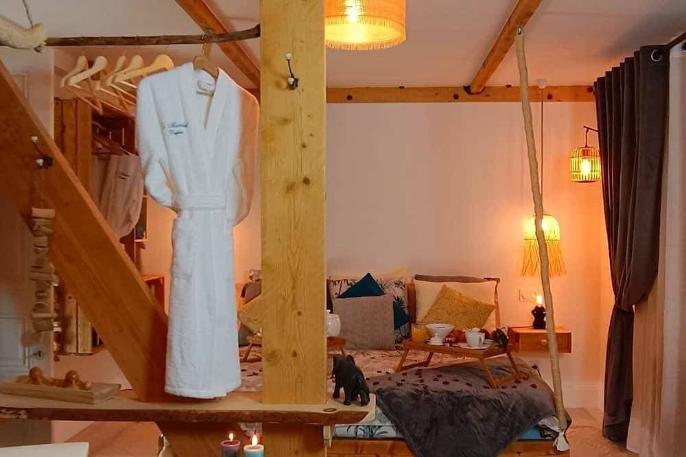 Foto 3 von 27: Cosy apartment with whirlpool bath in bedroom and catamaran net