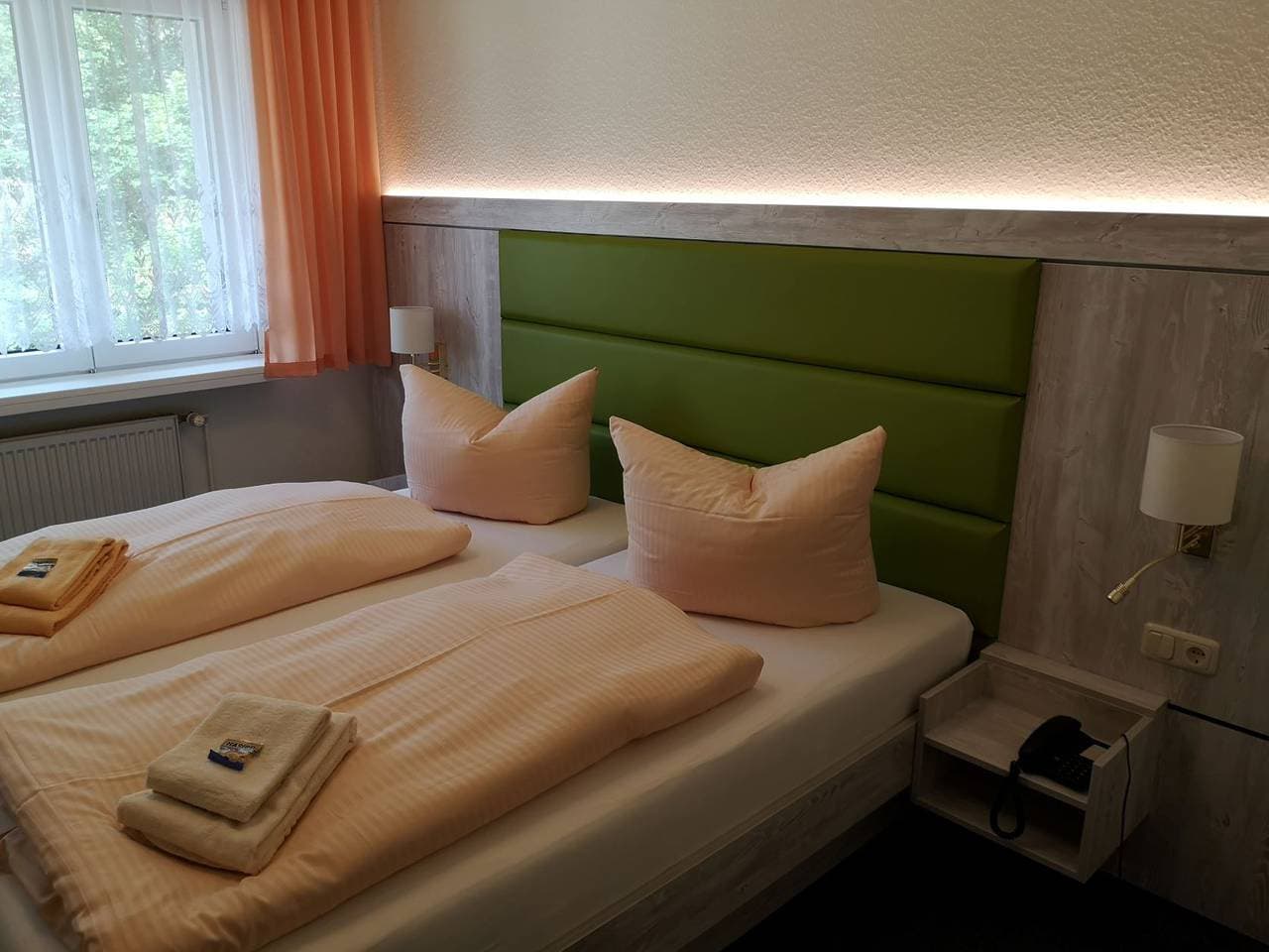 Foto 6 von 7: Gästehäuser Neuvandsburg des Dgd e.V. - Doppelzimmer mit Dusche und Wc